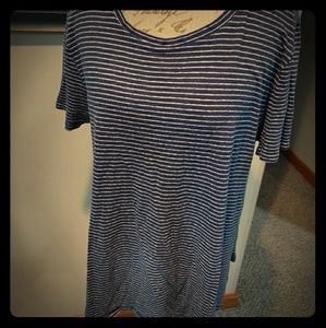 Very soft flowey t-shirt material top